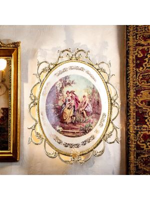 Keramikmedaillon mit Verzierungen von Damen und Rittern, goldene Details, handgefertigt.