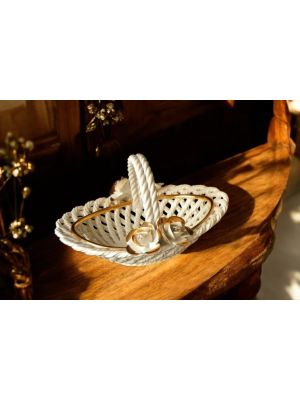 Repräsentatives Tafelaufsatz aus Keramik, mit Rosen und goldenen Details, handgefertigt.