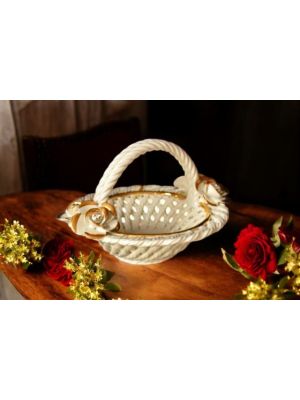 Repräsentatives Tafelaufsatz aus Keramik, mit Rosen und goldenen Details, handgefertigt.