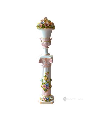 Vase mit Säule aus kunstvoller Keramik, verziert mit Rosen, Swarovski-Kristallen und goldenen Details.