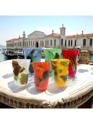Set aus 6 mundgeblasenen Glasgläsern mit Einlagen aus geschmolzenem Glas, echte Murano-Handwerkskunst.