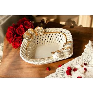 Tafelaufsatz, Keramikkorb, mit Rosen und Goldverzierungen, handgefertigt.