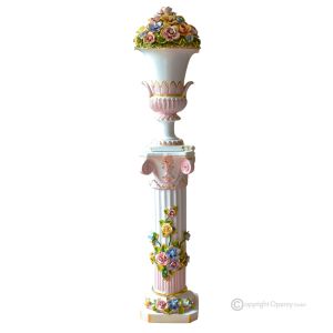 Vase mit Säule aus kunstvoller Keramik, verziert mit Rosen, Swarovski-Kristallen und goldenen Details.