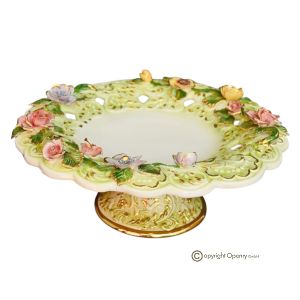 Tortenständer, Tafelaufsatz aus edler Keramik, verziert mit Blumen und goldenen Details, handgefertigt.