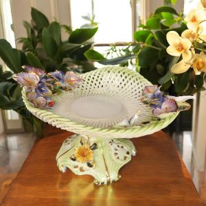Ovaler Ständer, künstlerischer Keramik-Mittelpunkt, verziert mit Blumen und goldenen Details, handgefertigt