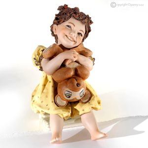 FLO – Porzellanpuppe, ein Schatz für anspruchsvolle Sammler.