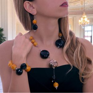 Venezianische Raffinesse: Halskette, Armband und Ohrringe mit echten geblasenen Muranoglasperlen.