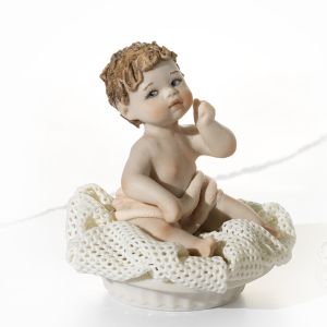 MAOMAO Capodimonte Porzellanstatuette, zarte Babypuppe.