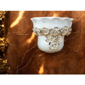 Wandlampe. hochwertige Keramik, verziert mit Rosen, Swarovski-Kristallen und goldenen Details.