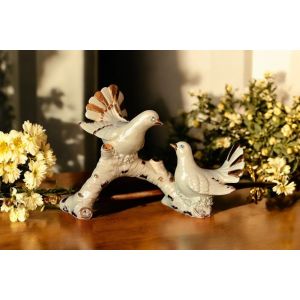 TAUBEN Exklusives Ornament aus Keramik im Barockstil mit Details aus 24 Karat Gold Made in Italy