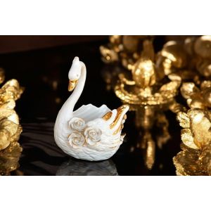 Keramikschwan im Barockstil, Tischdekoration verziert mit Rosen, Kristallen und goldenen Details.
