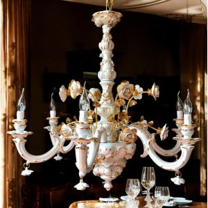 Pendelleuchte, Keramik mit 6 Flammen, mit Rosen, Kristallen und Gold, handgefertigt.