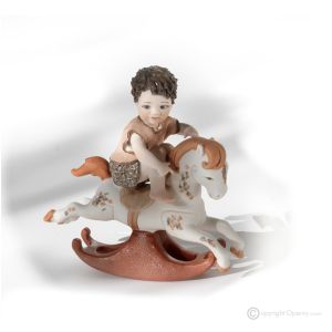 TOBIA – Alte Eleganz für diese Porzellanpuppe.